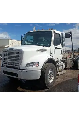 FREIGHTLINER M211284ST Vehicle For Sale