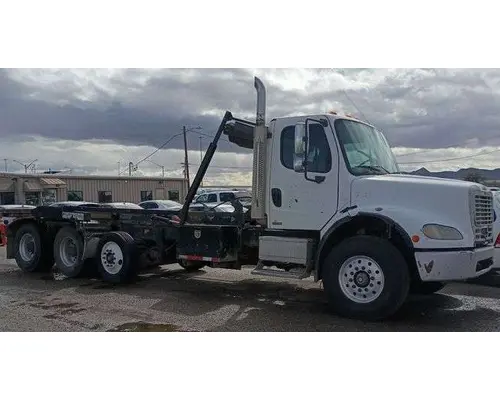 FREIGHTLINER M211284ST Vehicle For Sale