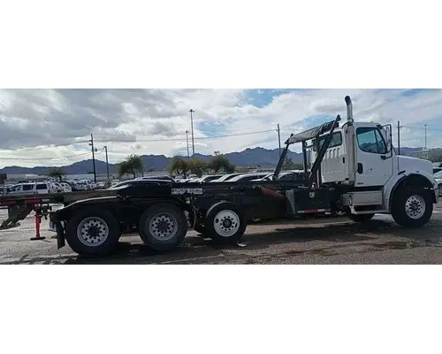 FREIGHTLINER M211284ST Vehicle For Sale