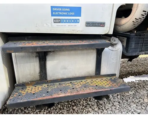 FREIGHTLINER M2 Bumper Assembly, Front