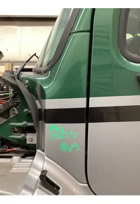 FREIGHTLINER M2 COWL