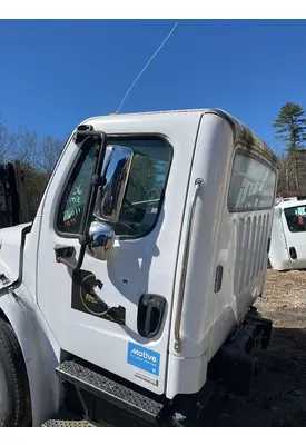 FREIGHTLINER M2 Cab Clip