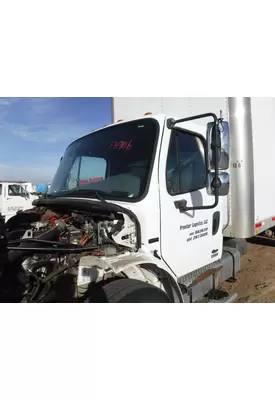 FREIGHTLINER M2 Cab Clip