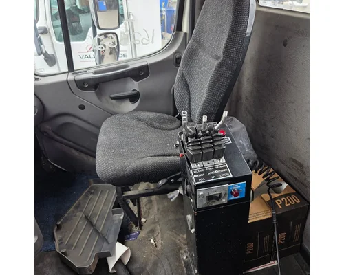 FREIGHTLINER M2 Cab