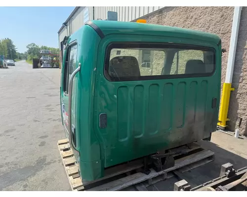 FREIGHTLINER M2 Cab