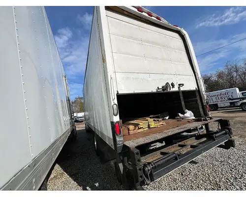 FREIGHTLINER M2 Complete Vehicle