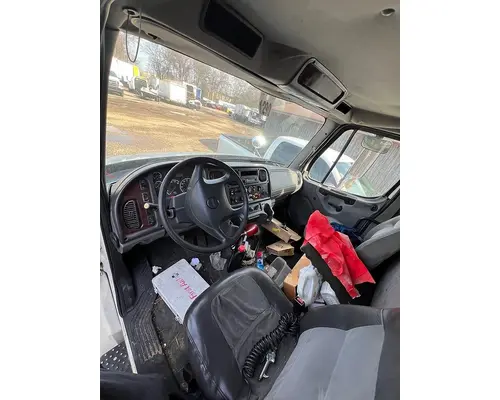 FREIGHTLINER M2 Complete Vehicle