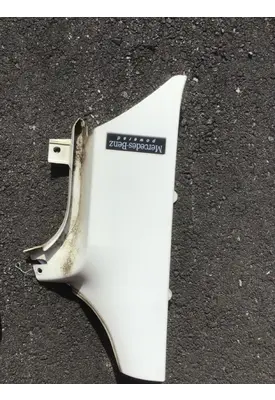 FREIGHTLINER M2 Cowl