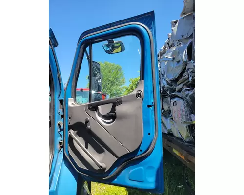 FREIGHTLINER M2 Door Assembly, Front