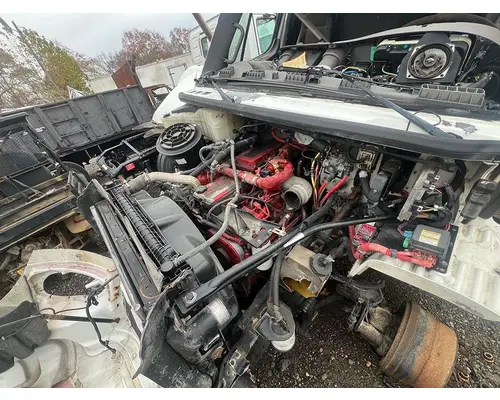 FREIGHTLINER M2 Engine Assembly