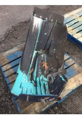 FREIGHTLINER M2 Fender Extension