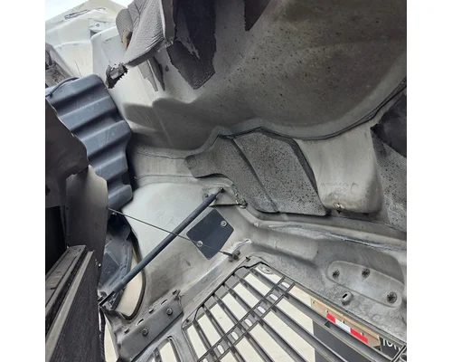FREIGHTLINER M2 Hood