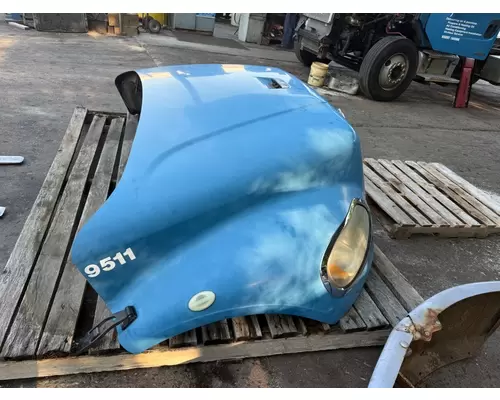 FREIGHTLINER M2 Hood