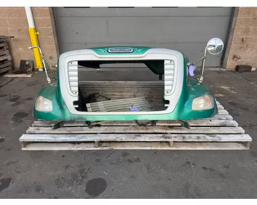 FREIGHTLINER M2 Hood