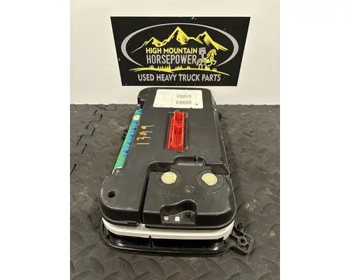 FREIGHTLINER M2 Instrument Cluster