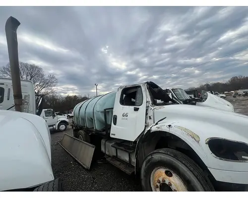 FREIGHTLINER M2 Rears (Front)