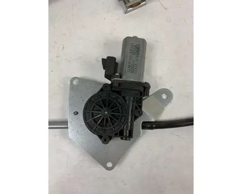 FREIGHTLINER M2 WINDOW REGULATOR