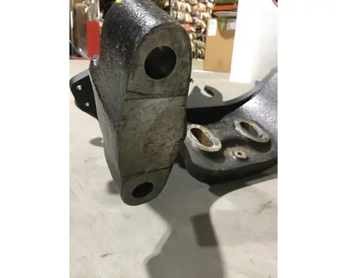 FREIGHTLINER MISC ENGINE MOUNTS