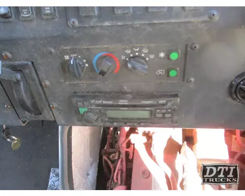 FREIGHTLINER MT-45 Dash Assembly