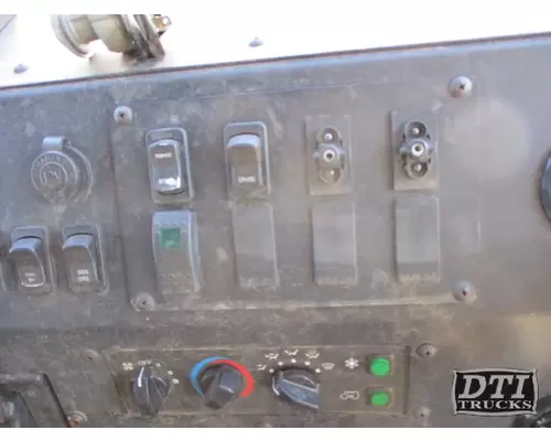 FREIGHTLINER MT-45 Dash Assembly