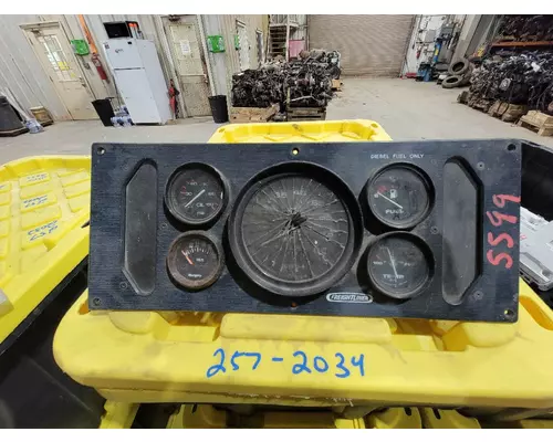 FREIGHTLINER MT-45 Instrument Cluster