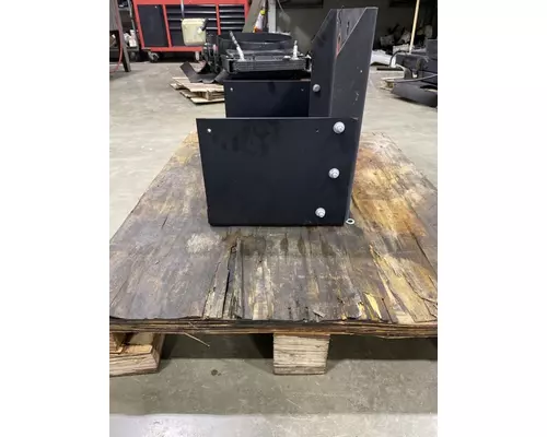 FREIGHTLINER MT 55 Battery Box