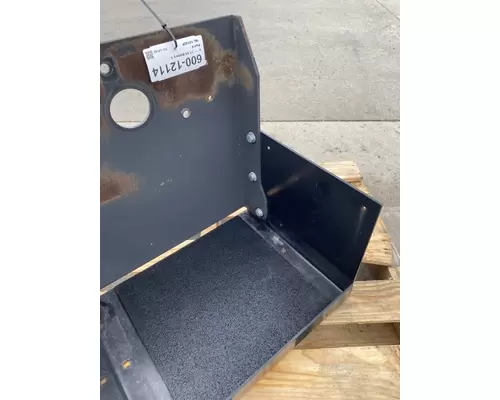 FREIGHTLINER MT 55 Battery Box