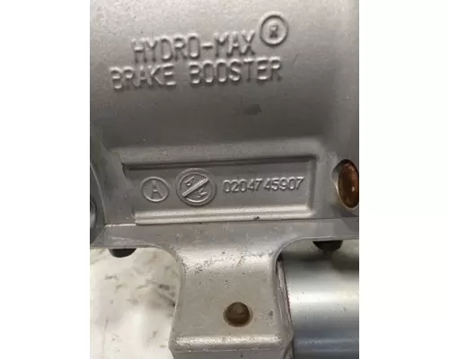 FREIGHTLINER MT 55 Brake Booster