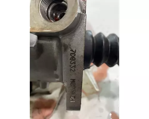 FREIGHTLINER MT 55 Brake Proportioning Valve