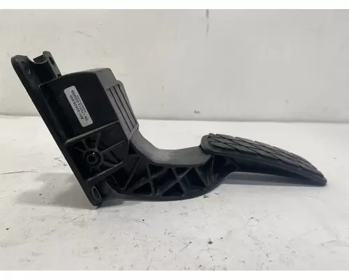 FREIGHTLINER MT 55 Throttle Pedal