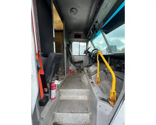 FREIGHTLINER MT45 Chassis Complete Vehicle