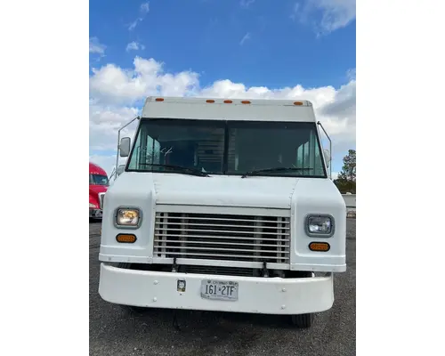 FREIGHTLINER MT45 Chassis Complete Vehicle