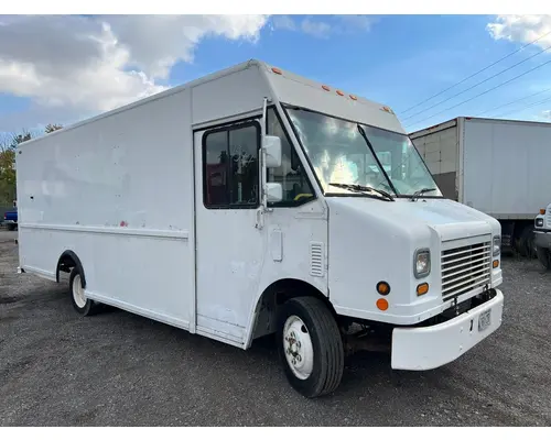 FREIGHTLINER MT45 Chassis Complete Vehicle