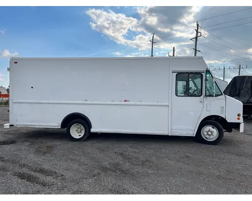 FREIGHTLINER MT45 Chassis Complete Vehicle