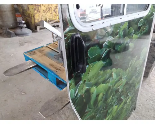 FREIGHTLINER MT55 DOOR ASSEMBLY, FRONT