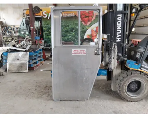 FREIGHTLINER MT55 DOOR ASSEMBLY, FRONT
