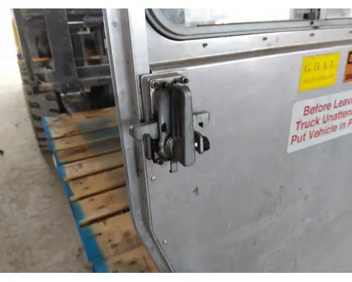 FREIGHTLINER MT55 DOOR ASSEMBLY, FRONT