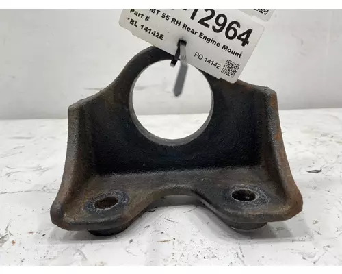 FREIGHTLINER MT55 Engine Mounts