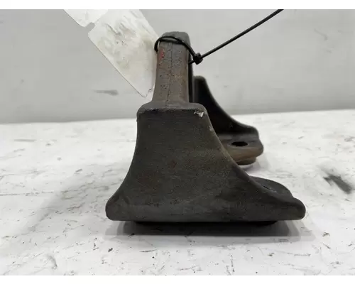 FREIGHTLINER MT55 Engine Mounts