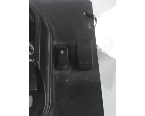 FREIGHTLINER MT55 GAUGE CLUSTER