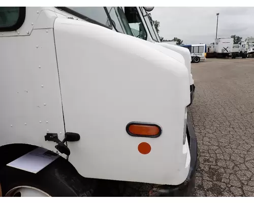 FREIGHTLINER MT55 Hood