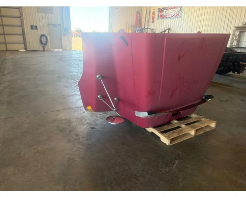 FREIGHTLINER Med. Conv. Hood