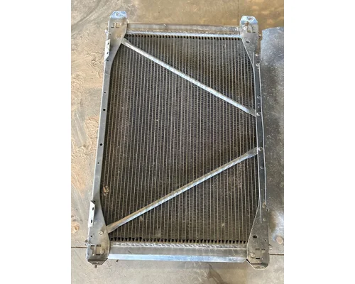 FREIGHTLINER Med. Conv. Radiator