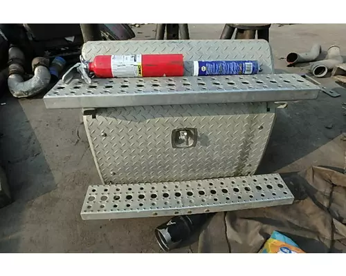 FREIGHTLINER SD122 Battery Tray