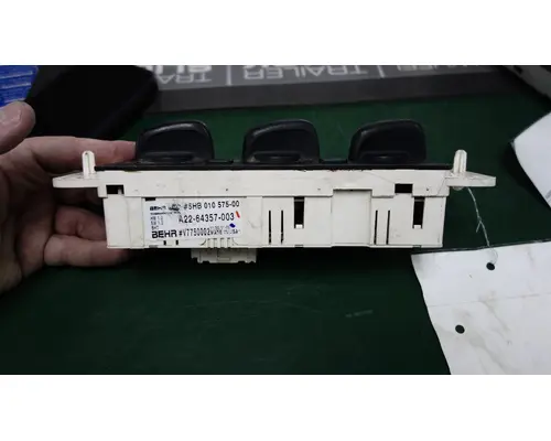 FREIGHTLINER SD122 Temperature Control