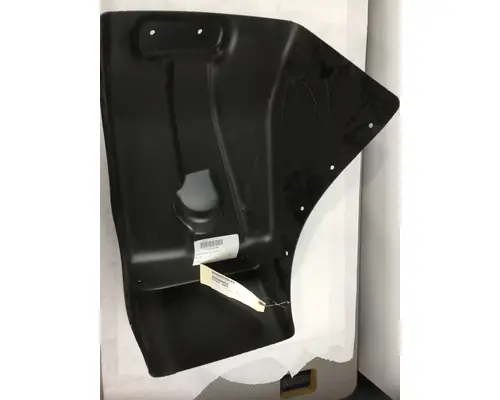 FREIGHTLINER SD FENDER-INNER