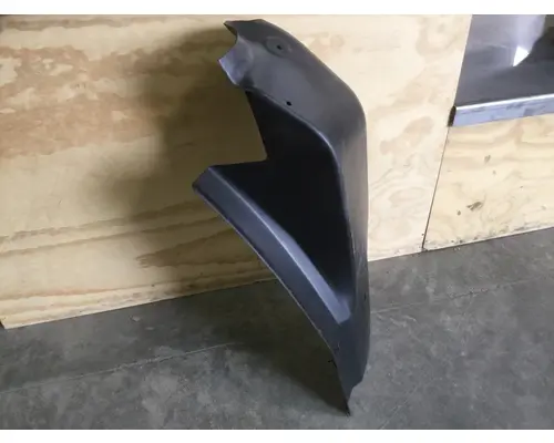 FREIGHTLINER SD FENDER-INNER