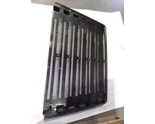 FREIGHTLINER SD GRILLE