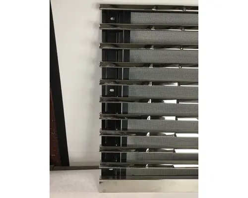 FREIGHTLINER SD GRILLE