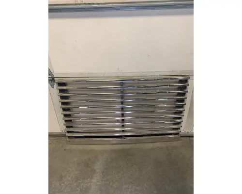 FREIGHTLINER SD GRILLE